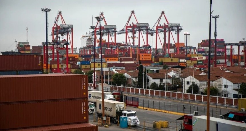 Restricciones a las importaciones y riesgo cambiario: aumentan los sectores en problemas y hay un fuerte traslado a los precios