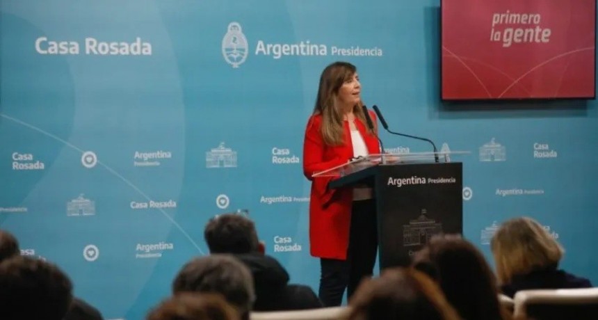Cerruti afirm&oacute; que "el presidente est&aacute; en control del pa&iacute;s" y descart&oacute; un Salario B&aacute;sico Universal