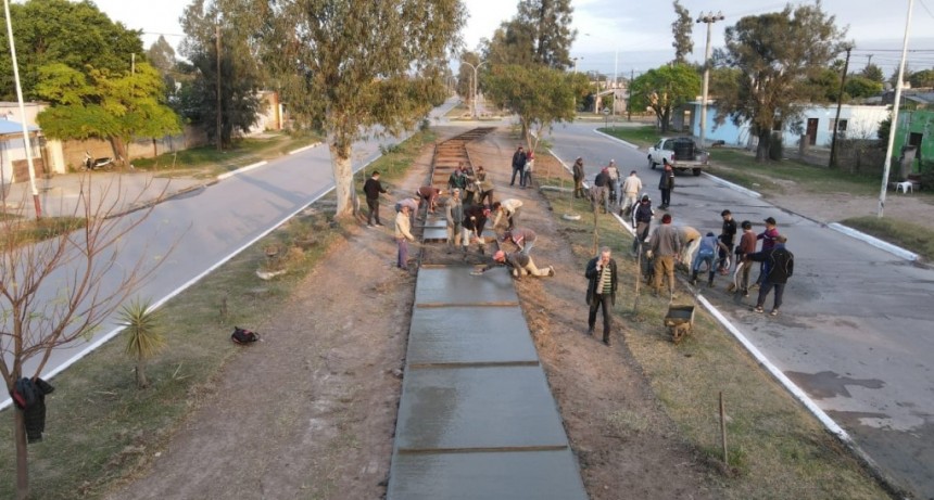 Villa &Aacute;ngela: LAS SENDAS PEATONALES DE AVENIDA BITTEL POR MEDIO DEL PROGRAMA &ldquo;ARGENTINA HACE&rdquo; EN LA ETAPA FINAL