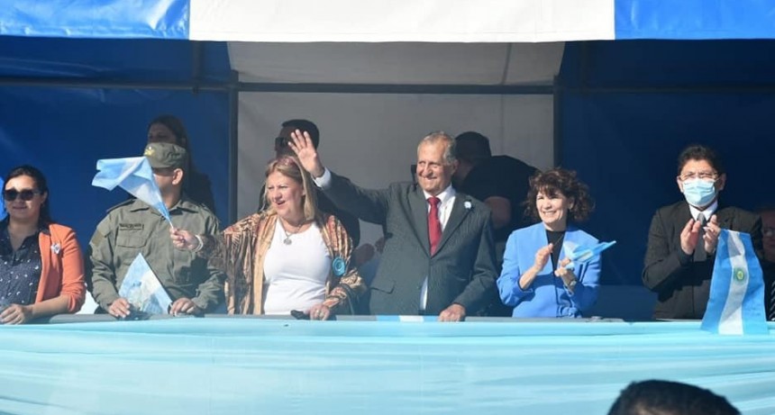 Villa &Aacute;ngela: PAPP DESTAC&Oacute; EL COMPROMISO DE LOS DOCENTES E INSTITUCIONES EN EL DESFILE DEL 9 DE JULIO