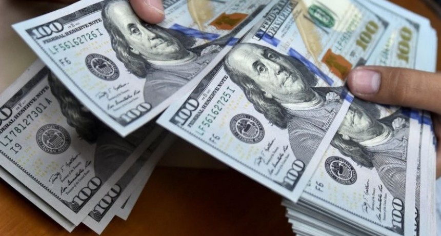 Tras los anuncios de Batakis, retrocedi&oacute; el d&oacute;lar blue y cerr&oacute; a $268