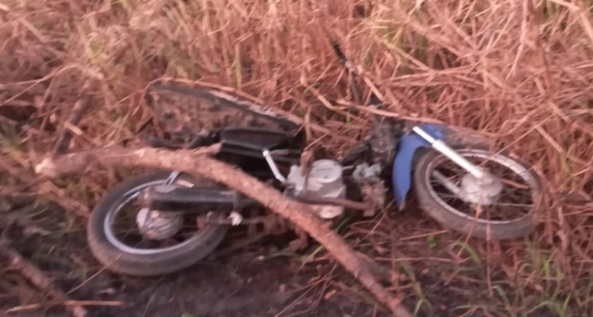 La Tigra: EFECTIVOS POLICIALES ENCUENTRAN MOTOCICLETA ABANDONADA