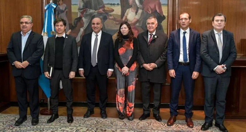 Batakis y Manzur iniciaron ronda de di&aacute;logo con gobernadores
