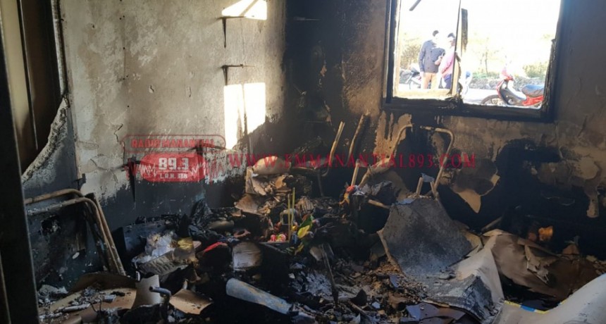 Villa &Aacute;ngela: VORAZ INCENDIO EN UNA VIVIENDA | &ldquo;&iexcl;Perdi&oacute; Todo! No qued&oacute; absolutamente nada&rdquo;