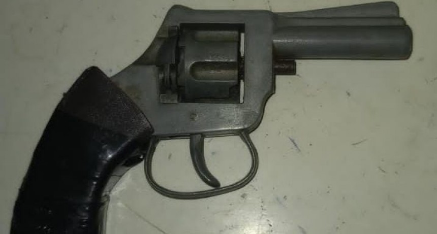 Villa &Aacute;ngela: DETIENEN A UN JOVEN DE  26 A&Ntilde;OS QUE PORTABA UN ARMA
