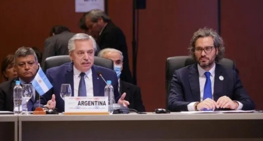 Alberto Fern&aacute;ndez en el Mercosur: "En el norte vuelan balas, y en el sur vuela el hambre"