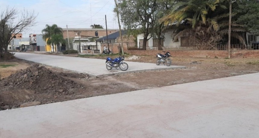 Villa &Aacute;ngela: EL MUNICIPIO AVANZA R&Aacute;PIDAMENTE SOBRE EL CIERRE DE MALLAS| &ldquo;HICIMOS 3 CUADRAS DE PAVIMENTO Y ESTAMOS INICIANDO LA CUARTA&rdquo;
