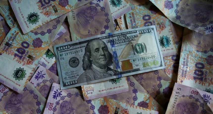 Acumular reservas y desactivar la bomba monetaria antes del a&ntilde;o electoral, las prioridades del &ldquo;superministro&rdquo;