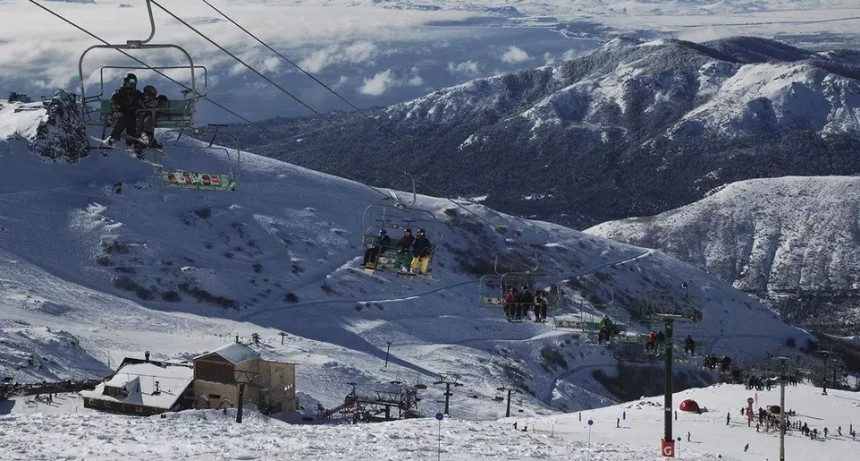 Tragedia en Bariloche: operario muri&oacute; mientras arreglaba una aerosilla