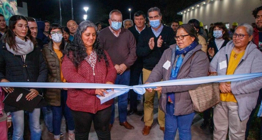 CAPITANICH INAUGUR&Oacute; UN CENTRO DE SALUD  Y EL PASEO DE LOS ARTESANOS EN CASTELLI