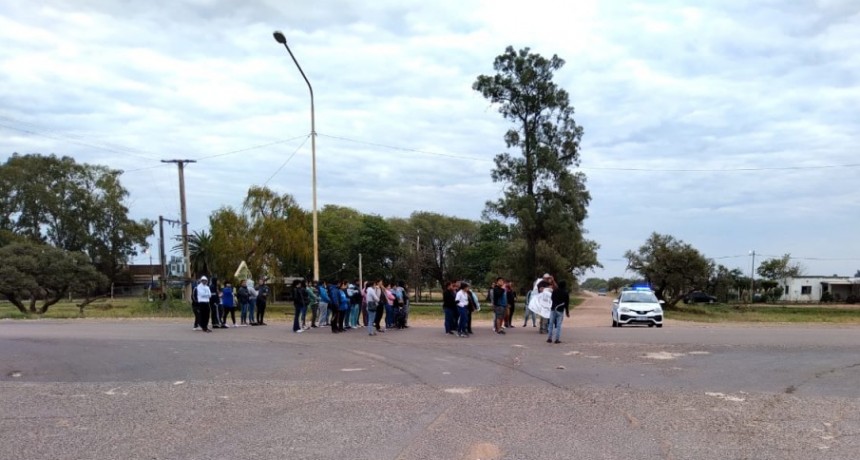  Villa &Aacute;ngela: MOVIMIENTO POLO OBRERO RECLAMA POR &ldquo;MERCADER&Iacute;AS, TRABAJO GENUINO Y PASE A PLANTA DEL PERSONAL".