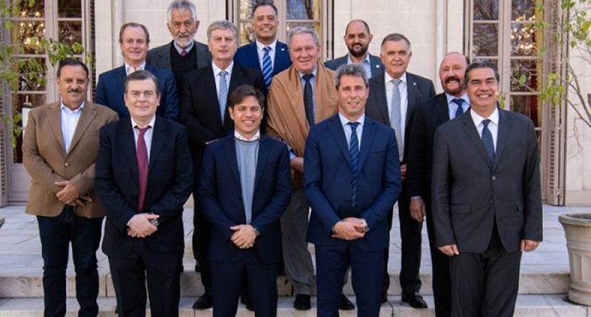 MASSA SE RE&Uacute;NE EN BUENOS AIRES CON LA LIGA DE GOBERNADORES POR LA CAMPA&Ntilde;A RUMBO A LAS PASO