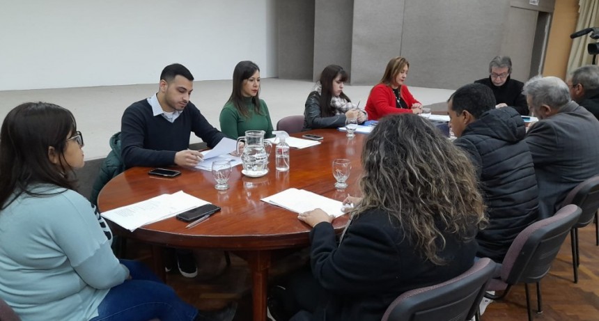 Villa &Aacute;ngela: CONCEJAL RA&Uacute;L FERN&Aacute;NDEZ | Inform&oacute; sobre los temas tratados en la Sesi&oacute;n del Concejo e inst&oacute; a Secheep a acercarse a dialogar y dar respuestas con hechos 
