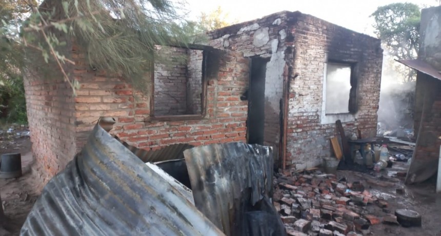 Villa &Aacute;ngela: UN INCENDIO PRODUJO DA&Ntilde;OS TOTALES EN EL TECHO Y LAS PAREDES DE UNA VIVIENDA 