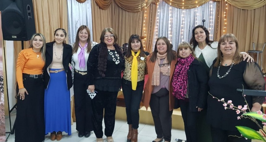 Villa &Aacute;ngela: PRE CONGRESO MUJERES UNIDAS PARA EDIFICAR | &ldquo;Fue muy positivo, adem&aacute;s tuvo un fin solidario porque los alimentos perecederos ser&aacute;n destinados al hogar de ni&ntilde;os&rdquo; 