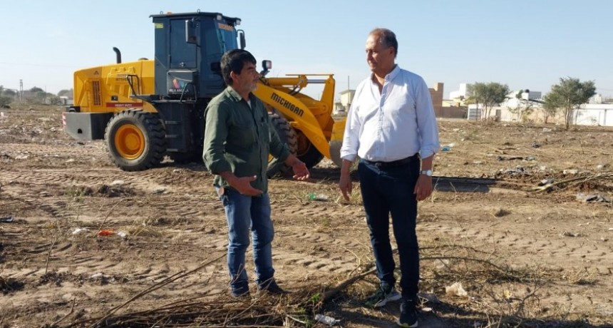 Villa &Aacute;ngela: EL INTENDENTE ADALBERTO PAPP ANUNCIA INICIO DE M&Aacute;S PAVIMENTO EN VILLA &Aacute;NGELA 