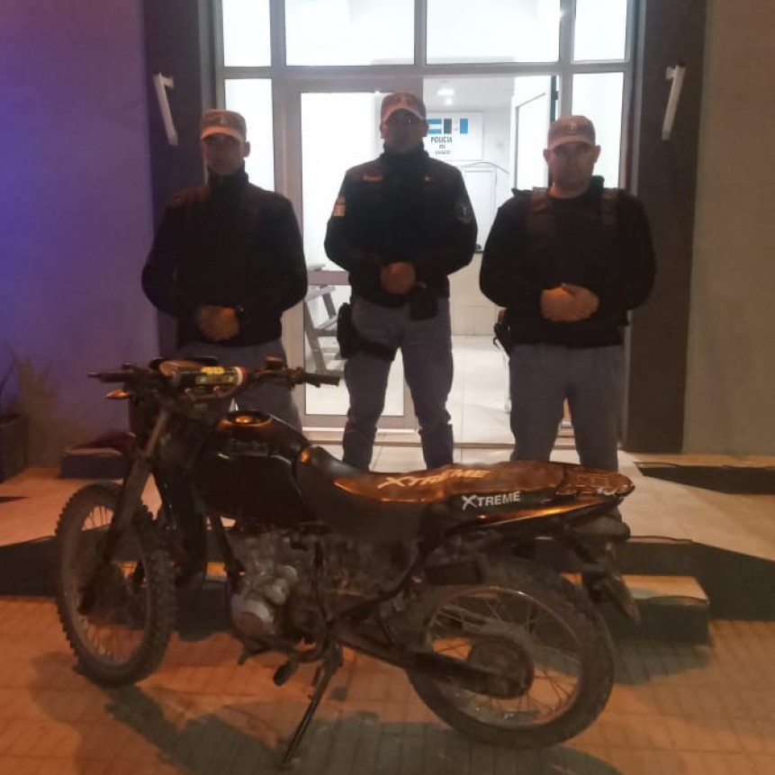 Villa &Aacute;ngela: RECUPERAN UNA MOTOCICLETA SUSTRA&Iacute;DA Y CONTIN&Uacute;AN LAS AVERIGUACIONES PARA  APREHENDER A LOS AUTORES 