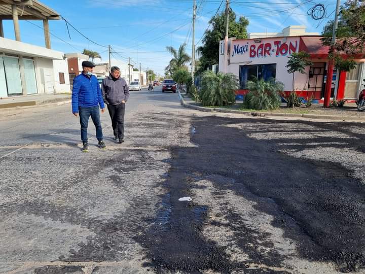 EL MUNICIPIO DE VILLA &Aacute;NGELA AVANZA EN LA REPARACI&Oacute;N DE BACHES Y ALCANTARILLAS