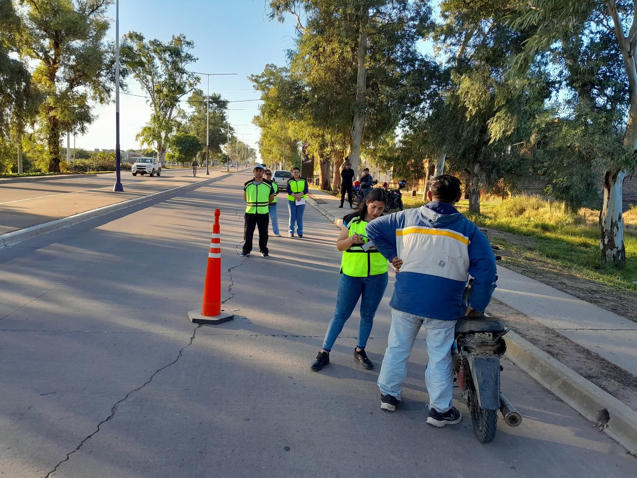 OPERATIVOS DE CONTROL DE TRÁNSITO EN VILLA ÁNGELA 