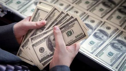 Mercado Pago vende dólares oficiales y desafía a los bancos tradicionales