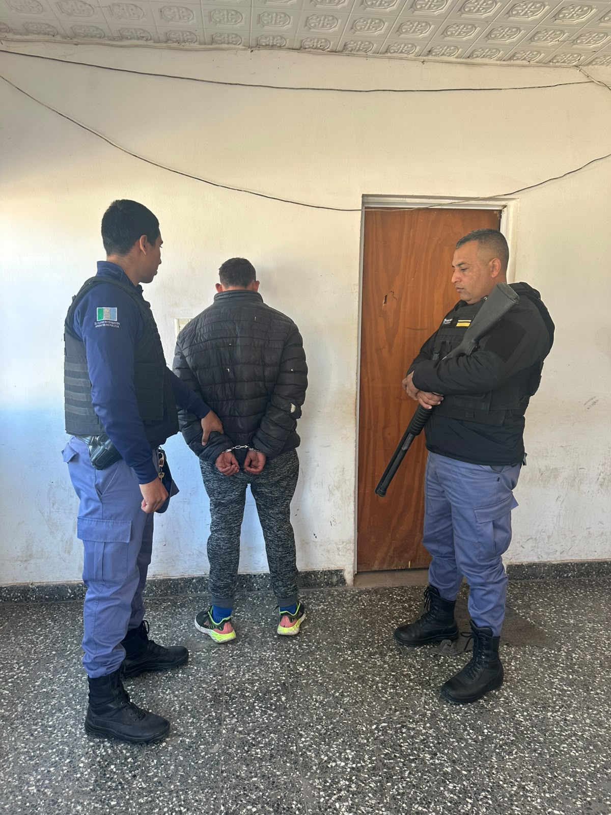 VILLA &Aacute;NGELA: MI&Eacute;RCOLES DETUVIERON A UN JOVEN POR UN HURTO Y AVANZA LA INVESTIGACI&Oacute;N
