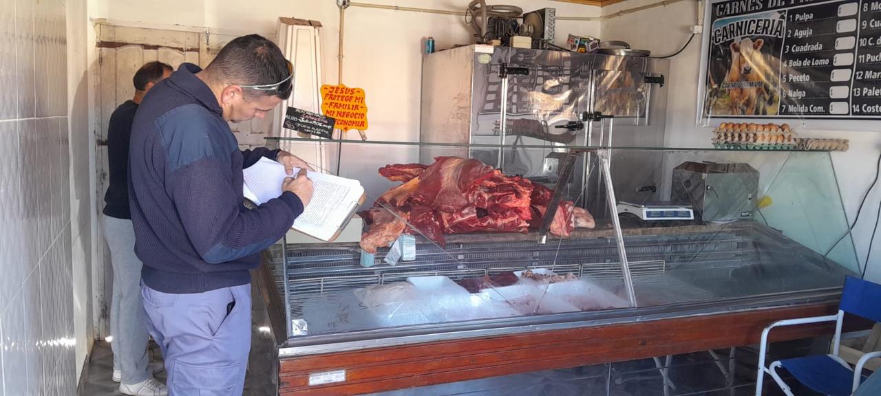 Villa Berthet CLAUSURARON DOS CARNICER&Iacute;AS Y SECUESTRARON M&Aacute;S DE 150 KILOS DE CARNE SIN CONTROL BROMATOL&Oacute;GICO