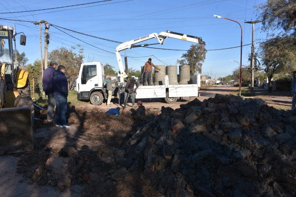 EL MUNICIPIO COMENZ&Oacute; LOS TRABAJOS DE MEJORA INTEGRAL EN CALLE 1&ordm; DE MAYO