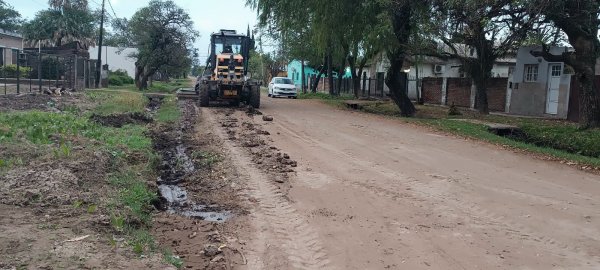AVANZAN LOS TRABAJOS PREVIOS A LA COLOCACI&Oacute;N DE RIPIO EN EL BARRIO EL PORVENIR