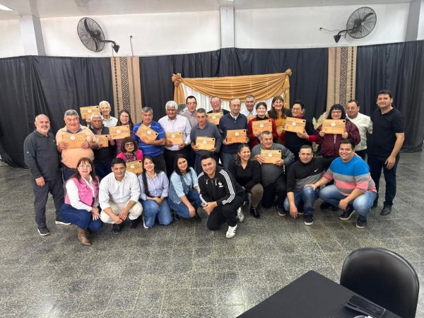 EL CENTRO DE EMPLEADOS DE COMERCIO HOMENAJE&Oacute; A SUS JUBILADOS CON UN ALMUERZO DE AGASAJO