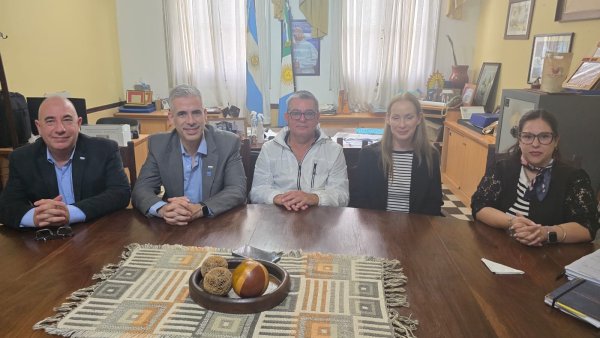 EL INTENDENTE A CARGO DR. GUILLERMO BUYATTI RECIBI&Oacute; A AUTORIDADES DEL ROTARY CLUB Y DESTAC&Oacute; EL TRABAJO CONJUNTO EN BENEFICIO DE LA COMUNIDAD 