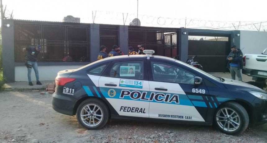 Resistencia: SECUESTRAN COCA&Iacute;NA, DINERO EN EFECTIVO Y ELEMENTOS DE CORTE EN FINCA ALLANADA DEL BARRIO ZAMPA 