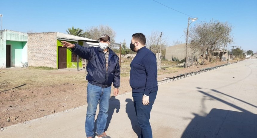 Villa &Aacute;ngela: EL INTENDENTE PAPP RECORRI&Oacute; EL NUEVO PAVIMENTO JUNTO AL SECRETARIO DE MUNICIPIOS DE PROVINCIA