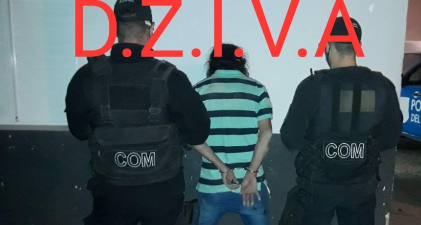 Villa &Aacute;ngela: INTENTAN ARREBATAR EL TELEFONO A UNA MUJER Y JUNTO AL ACCIONAR DE VECINOS LOGRAN EVITARLO, EL PERSONAL POLICIAL DETUVO A UNO DE LOS DELINCUENTES