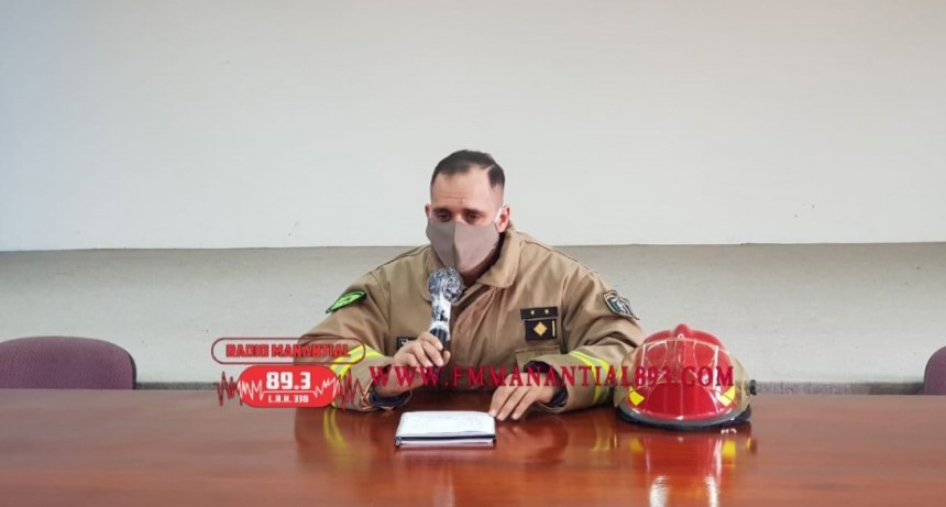 Villa &Aacute;ngela: EL JEFE DE LA DIVISI&Oacute;N DE BOMBEROS Y EL OFICIAL AUXILIAR SE ENCUENTRAN INTERNADOS POR INHALACI&Oacute;N DE HUMO