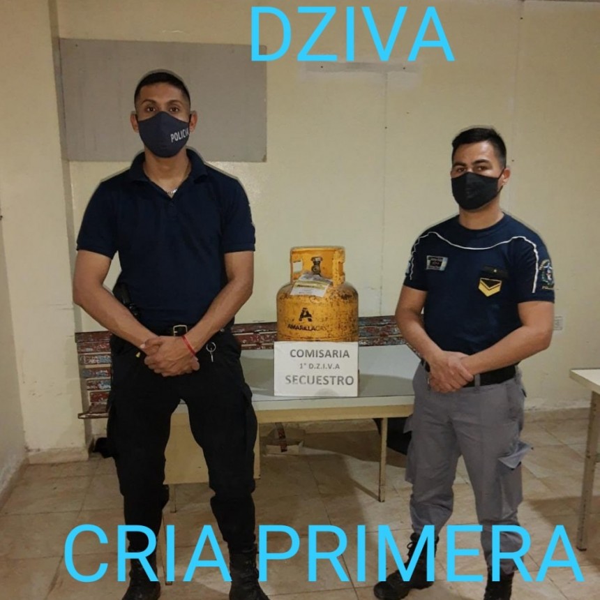 Villa &Aacute;ngela: RECUPERAN UNA GARRAFA QUE LOS MALVIVIENTES ARROJARON TRAS NOTAR LA PRESENCIA POLICIAL