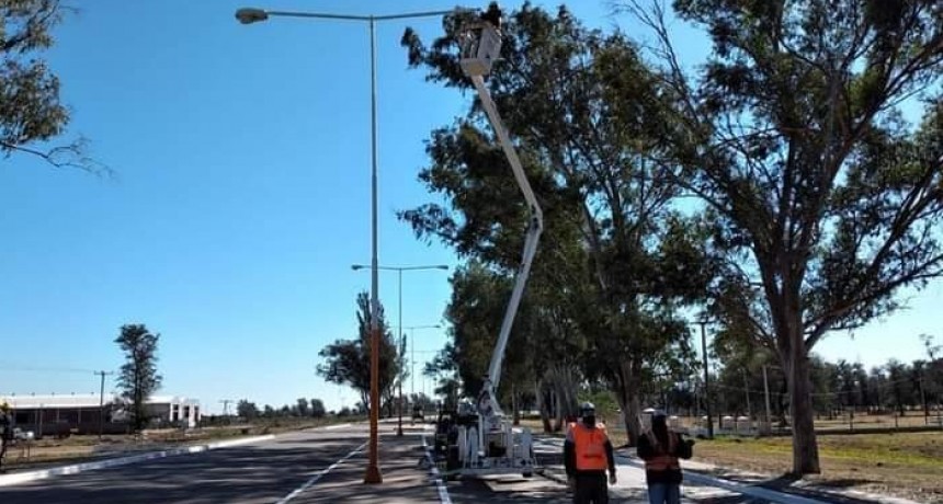 El municipio de Villa &Aacute;ngela contin&uacute;a con los recambios de luces y colocaci&oacute;n de nuevos sem&aacute;foros