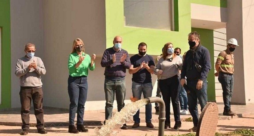 HIST&Oacute;RICA PRUEBA DE LAS REDES DE AGUA DEL SEGUNDO ACUEDUCTO EN CHARATA: "Los avances en las obras son fruto de la decisi&oacute;n pol&iacute;tica provincial y nacional"