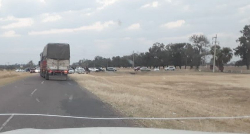 Automovilistas se quejan por el "descontrol" en la ruta 95 los fines de semana