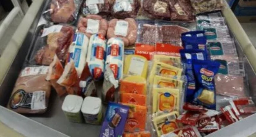 Detuvieron a una pareja que se llevaba 50 mil pesos de mercader&iacute;a sin pagar de un supermercado