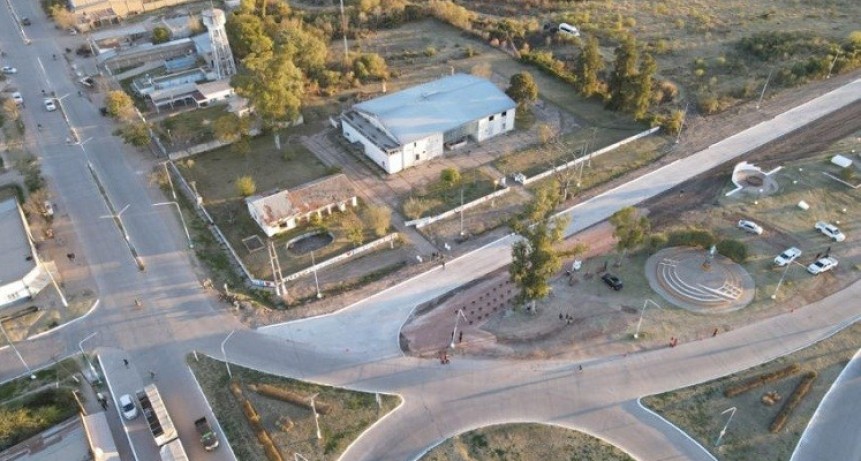 Villa Berthet: Capitanich Habilit&oacute; la Colectora Sur, Obras de Iluminaci&oacute;n y Recorri&oacute; la Planta Potabilizadora 