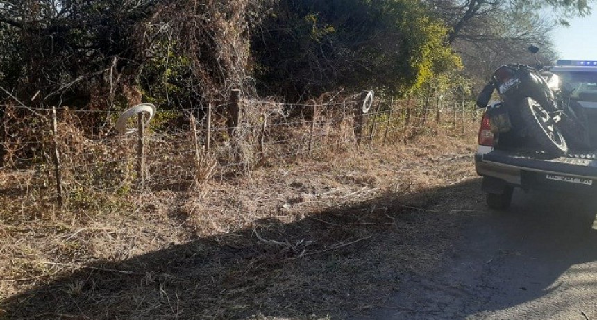 Villa Berthet: Un Joven resulto Lesionado tras perder el control de su Motocicleta Cross y chocar el Alambrado Perimetral de un Campo 