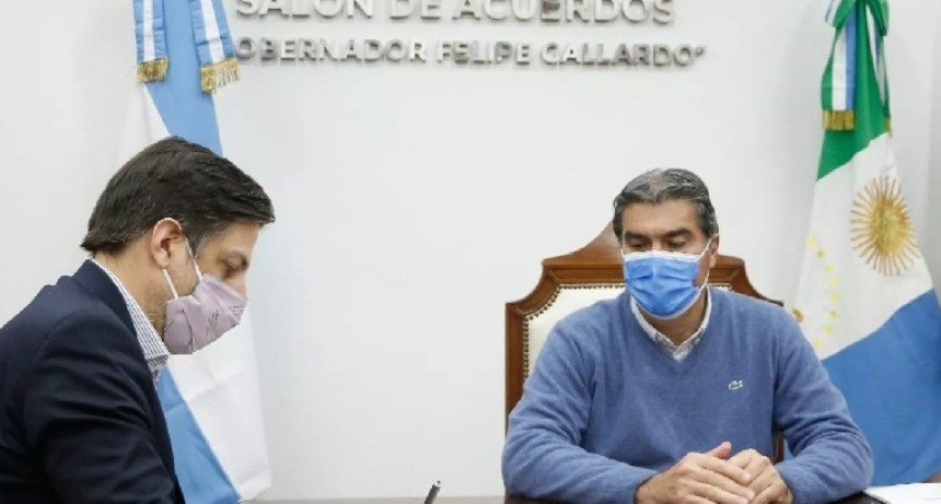 Trotta visit&oacute; el Chaco y anunci&oacute; la provisi&oacute;n de 23.500 netbooks para escuelas de la provincia