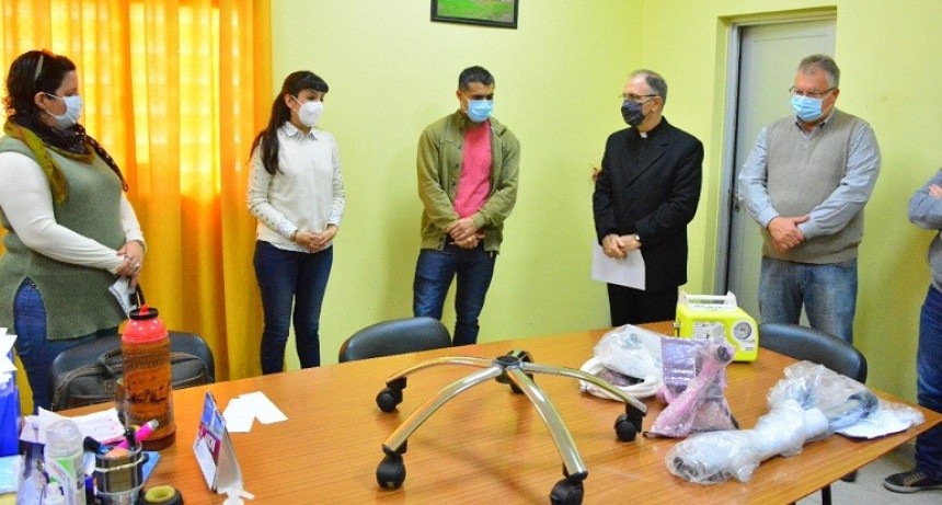 Castelli: El Hospital del Bicentenario recibi&oacute; un respirador port&aacute;til envidado por el Papa Francisco