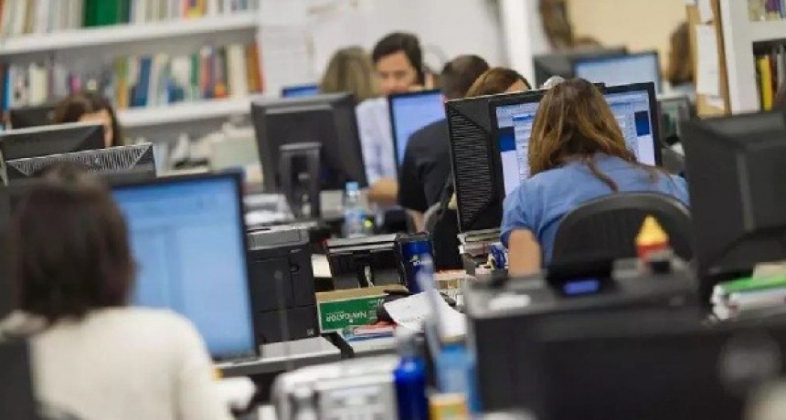 Los trabajadores p&uacute;blicos fueron habilitados para regresar a la presencialidad