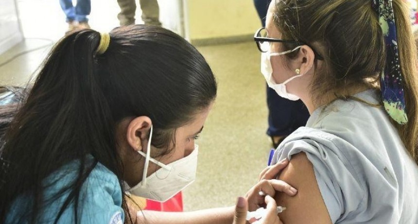 Aseguran que la combinaci&oacute;n de vacunas logra un "significativo" aumento en los anticuerpos