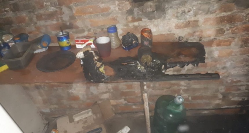 Villa &Aacute;ngela: INCENDIO EN UNA VIVIENDA | EL PERSONAL DE BOMBEROS INTERVIENE EN EL LUGAR.