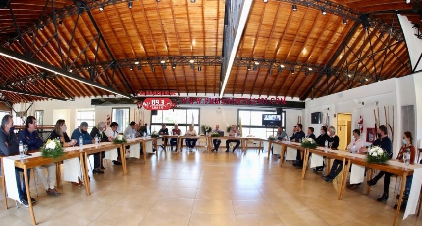 EL CENTRO DE EMPLEADOS DE COMERCIO DE VILLA &Aacute;NGELA PARTICIO DEL PLENARIO DE OSECAC EN LA CIUDAD DE TIGRE