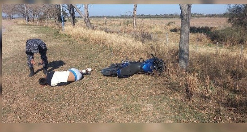 S&aacute;enz Pe&ntilde;a: motociclista perdi&oacute; el control y choc&oacute; contra un &aacute;rbol