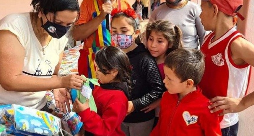 ENRIQUE URIEN: El Municipio realiz&oacute; el Festejo &ldquo;D&iacute;a del Ni&ntilde;o&rdquo; en la Escuela N&ordm;546 del Lote 23