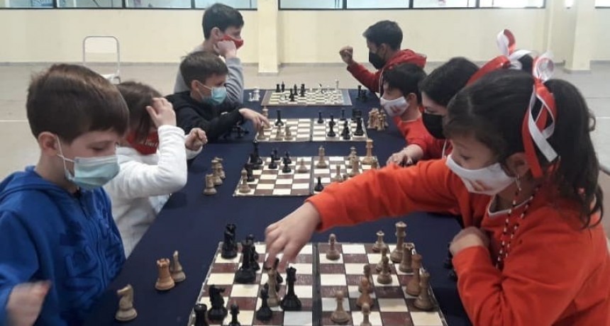 Villa &Aacute;ngela: Con excelentes resultados alumnos del Club Uni&oacute;n Progresista  Participaci&oacute;n del Torneo de Ajedrez  &ldquo;Centenario de las Bre&ntilde;as&rdquo;